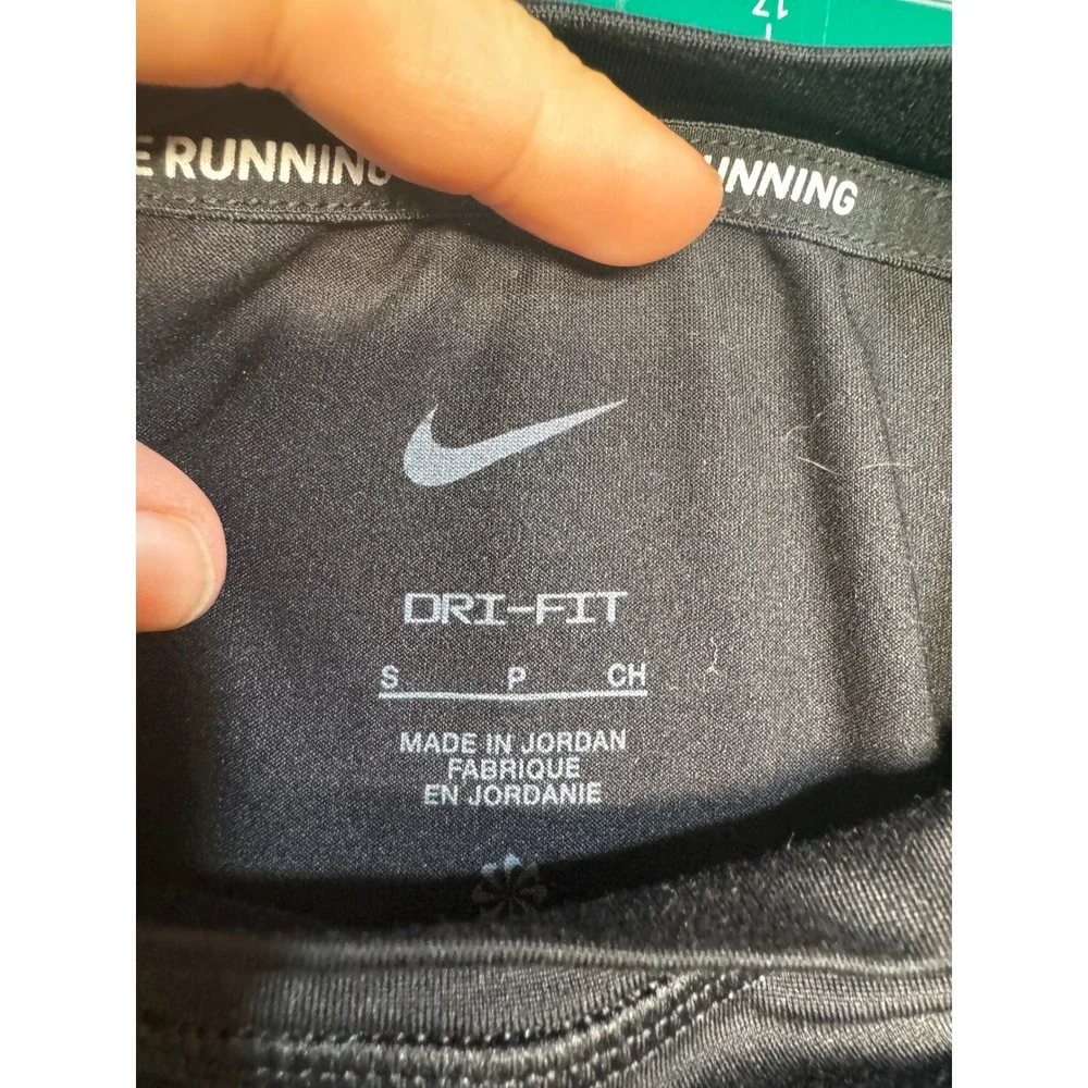 Nike Running Dri-FIT Long Sleeve Shirt Black Thumbhole Athletic Top Womens Small